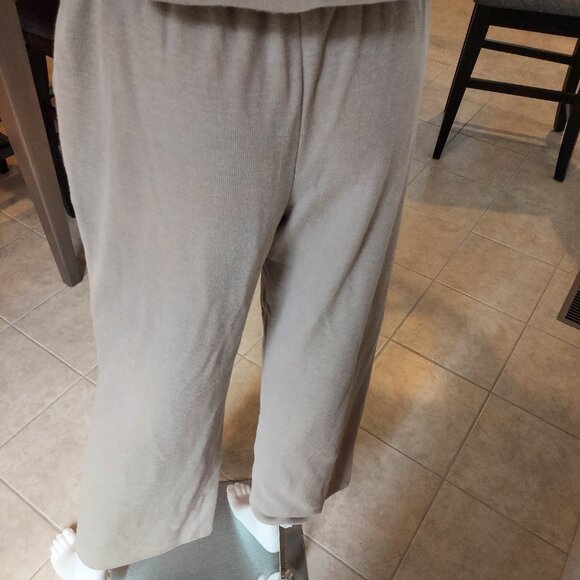 Womens jogger set - Picture 4 of 9